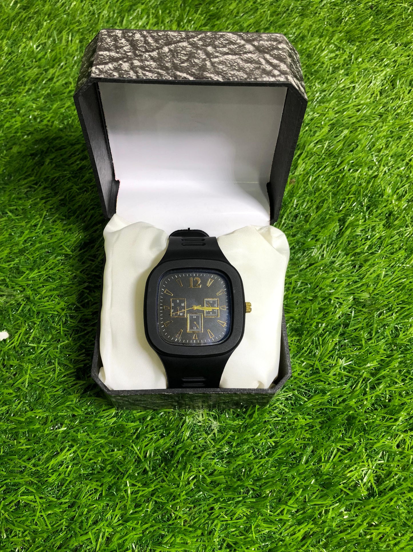 silicon men watch